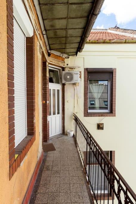 בודפשט Historic Charm On Dohany Street By Newave מראה חיצוני תמונה